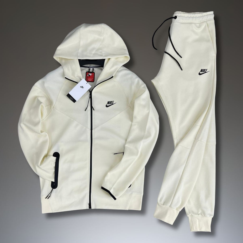 Treing Nike Tech Fleece, pentru barbati, alb fildeș. Model 2023. Calitate premium