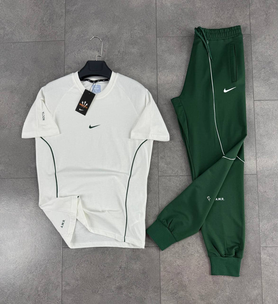 Moški komplet Nike 'Nocta', bela majica in zelene dolge hlače, z emblemom na rokavu