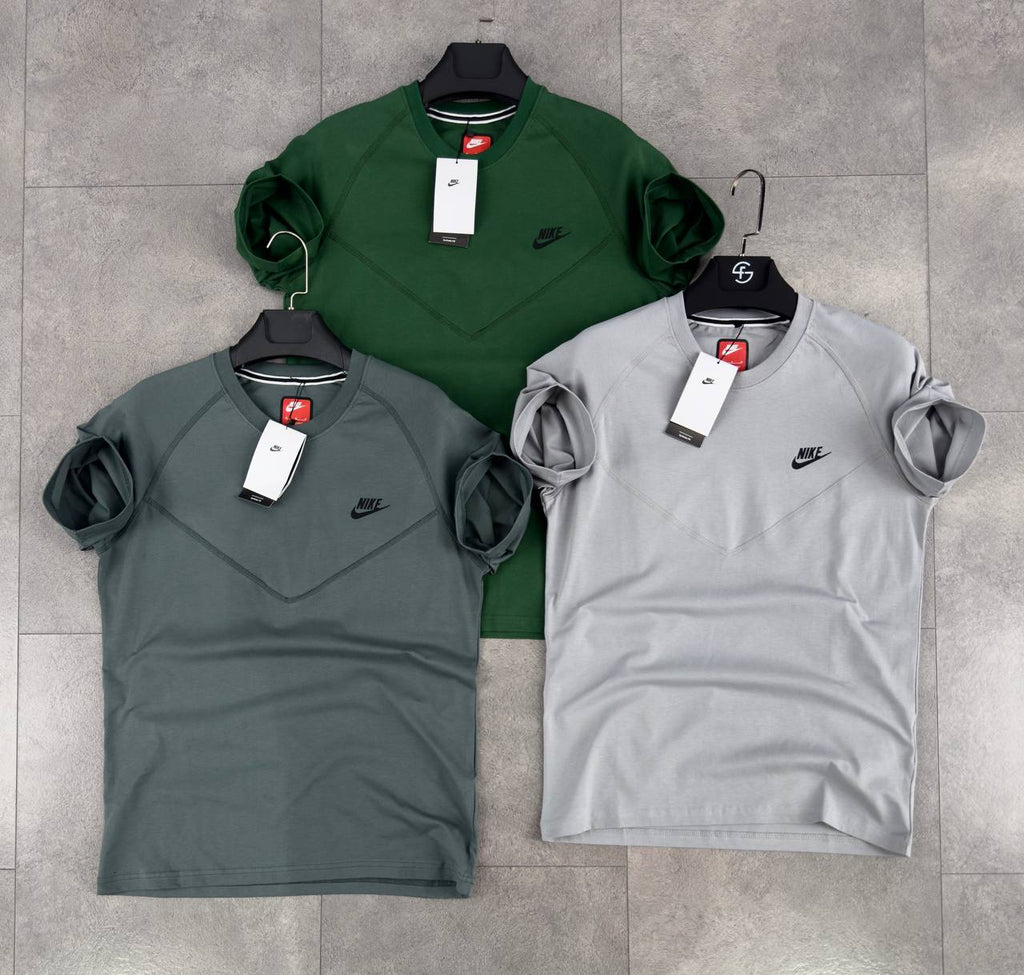 Tricou bărbați Nike, verde închis.